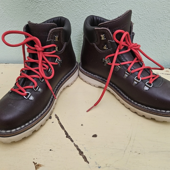 Diemme Roccia Vet Brown Leather Hiking Boots with Red Laces - Picture 2 of 10
